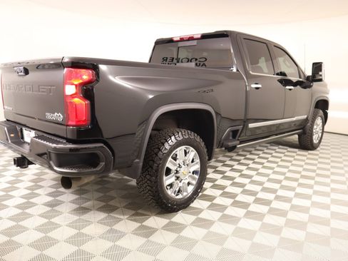 Used 2024 Chevrolet Silverado 2500 High Country w/ Technology Package image 21