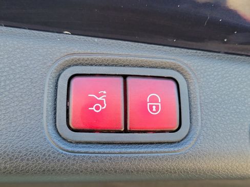 Used 2022 Mercedes-Benz E 350 Sedan image 9