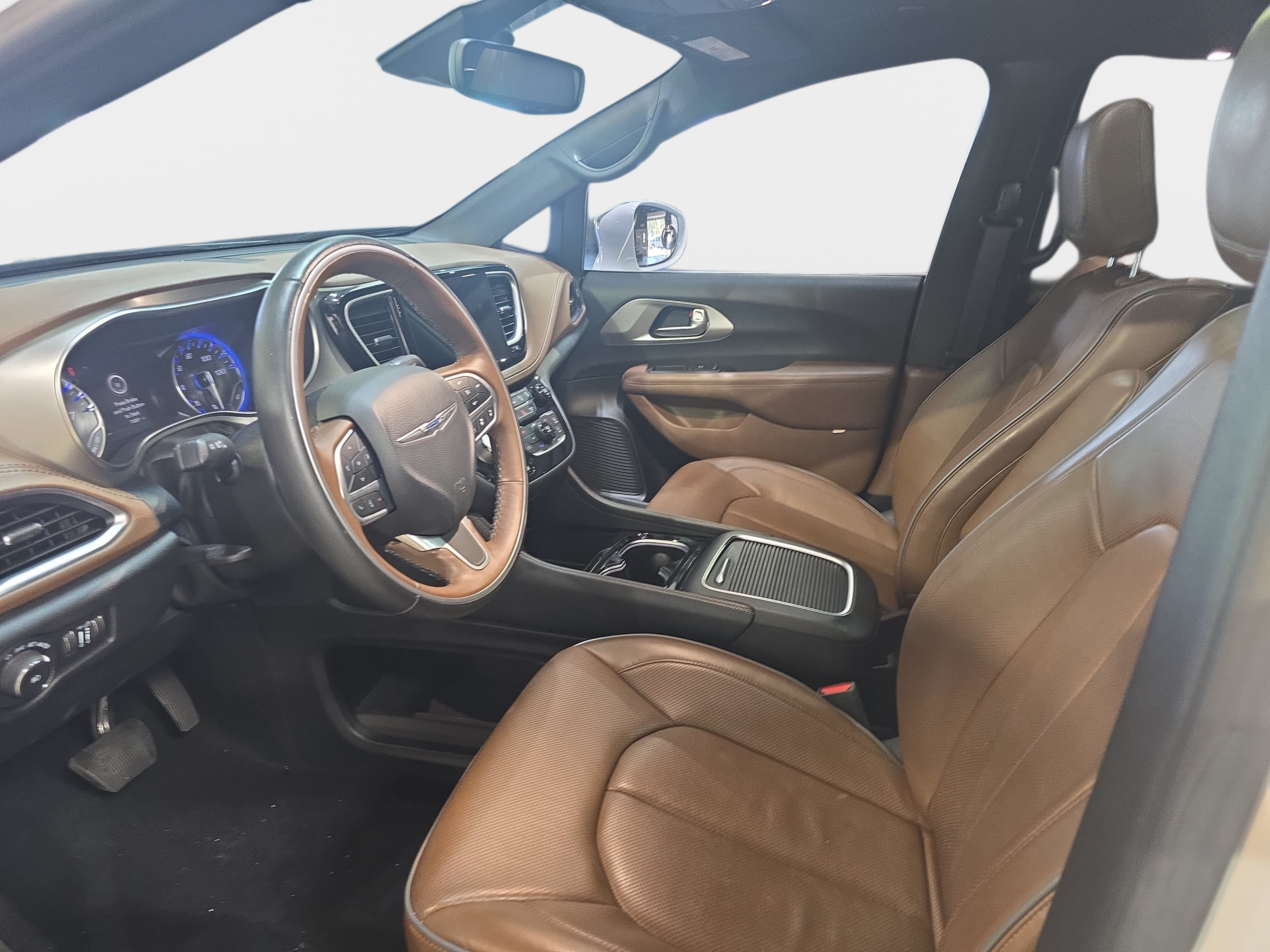 Used 2021 Chrysler Pacifica Limited w/ Uconnect Theater Family Group AWD/4WD image 13