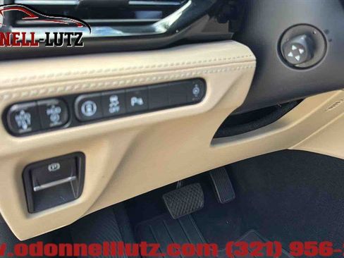 Used 2024 Acura MDX SH-AWD w/ Advance Package image 19