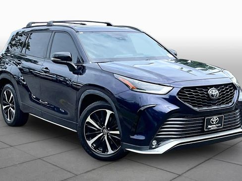 Used 2022 Toyota Highlander XSE FWD image 5