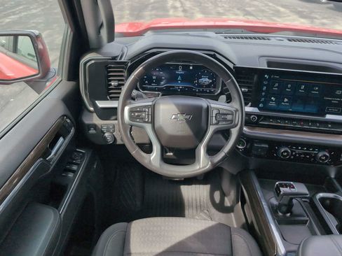 Used 2023 Chevrolet Silverado 1500 RST AWD/4WD image 10