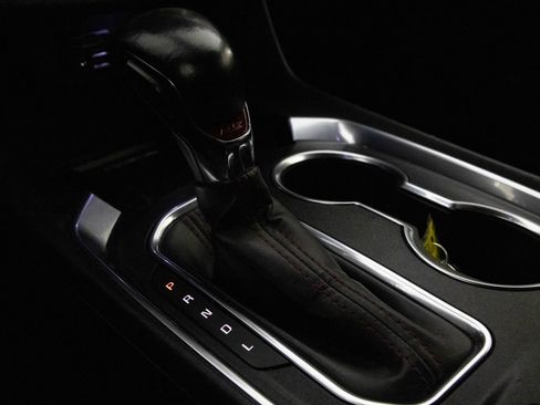 Used 2022 Chevrolet Traverse RS FWD image 25