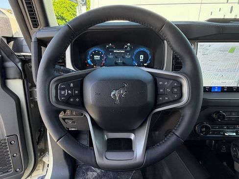 New 2026 Ford Bronco Outer Banks w/ Sasquatch Package AWD/4WD image 17