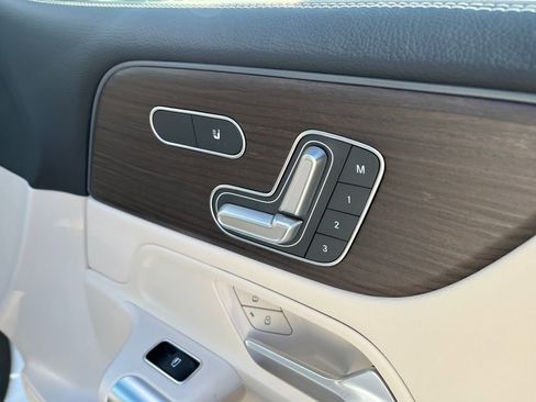 Certified 2025 Mercedes-Benz GLB 250 4MATIC image 16