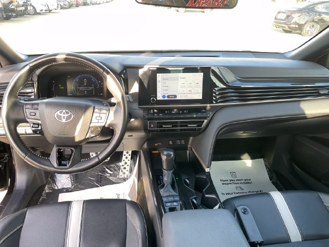 Used 2025 Toyota Camry SE FWD image 22