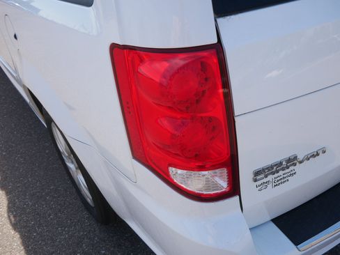 Used 2017 Dodge Grand Caravan SE w/ Power Window Group FWD image 17