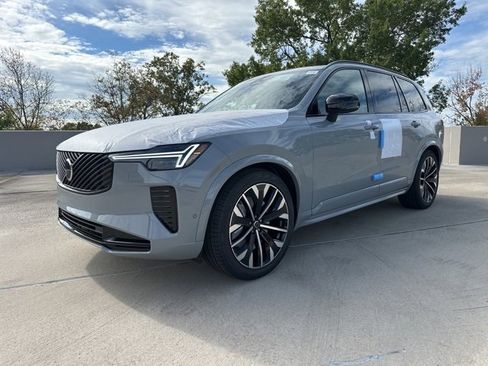 New 2026 Volvo XC90 B6 Ultra image 3