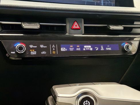 Used 2024 Kia EV6 Light image 10