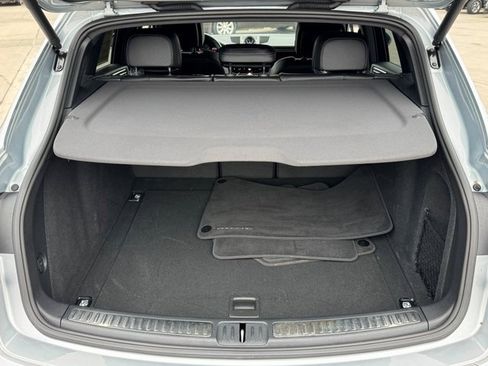 Used 2025 Porsche Macan image 13