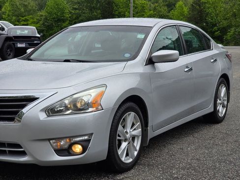 Used 2015 Nissan Altima 2.5 SV FWD image 52
