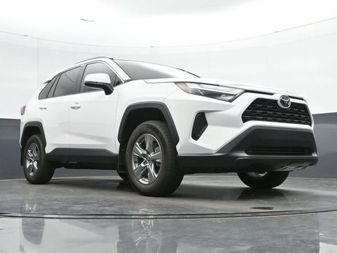 Used 2025 Toyota RAV4 XLE AWD/4WD image 10