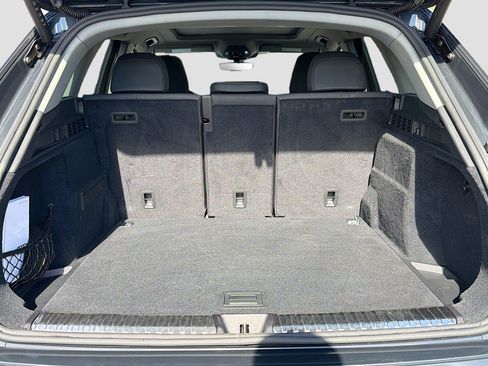 Certified 2025 Audi Q5 Prestige image 11