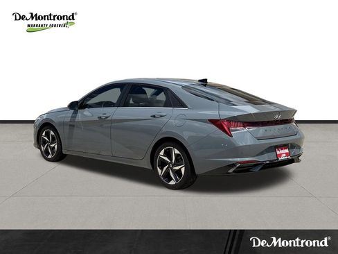 Used 2021 Hyundai Elantra Limited FWD image 7