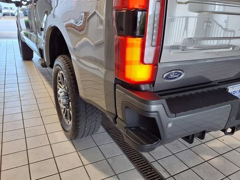 Used 2025 Ford F350 Platinum w/ Platinum Plus Package AWD/4WD image 25