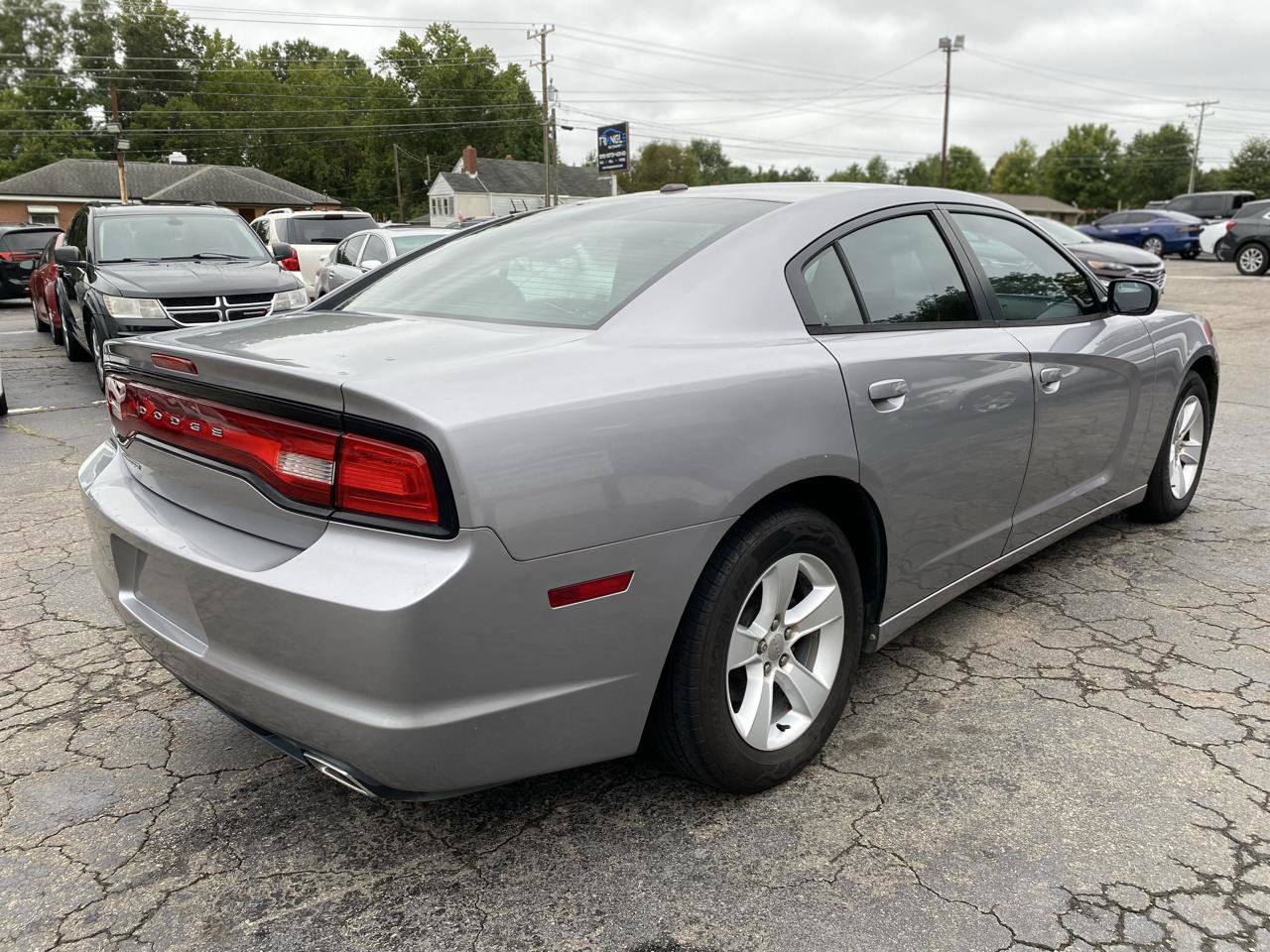 Used 2013 Dodge Charger SE w/ Connectivity Group RWD image 5