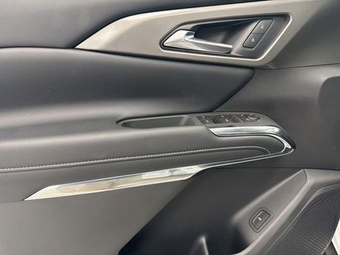 New 2026 Chevrolet Traverse LT w/ Sun and Wheel Package FWD image 9