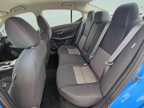 Certified 2021 Nissan Sentra SV FWD image 9