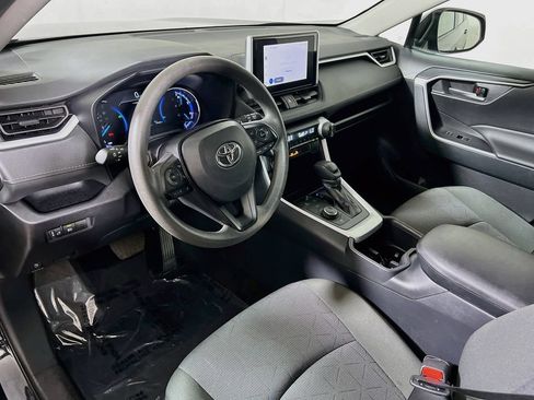 Certified 2025 Toyota RAV4 XLE AWD/4WD image 9