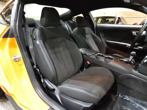 Used 2018 Ford Mustang EcoBoost Fastback image 38