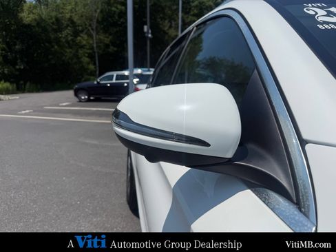 Used 2021 Mercedes-Benz GLC 300 4MATIC image 10