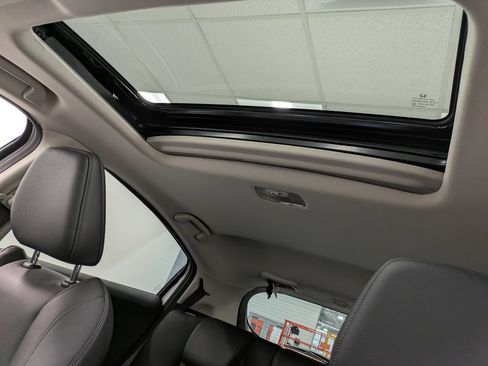 Used 2021 Honda HR-V EX-L image 21