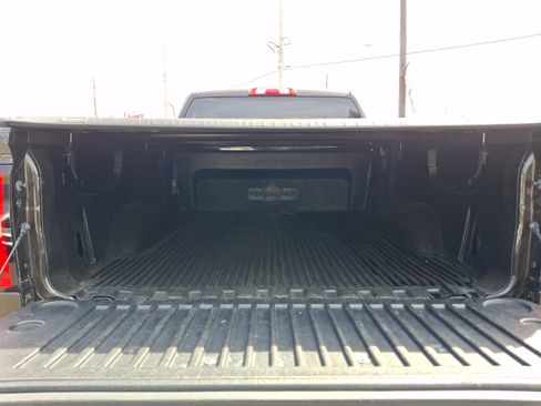 Used 2018 Chevrolet Silverado 1500 LT AWD/4WD image 28