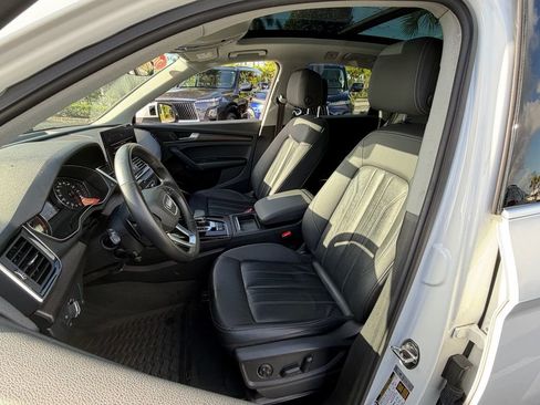 Used 2022 Audi Q5 2.0T Premium w/ Convenience Package AWD/4WD image 11