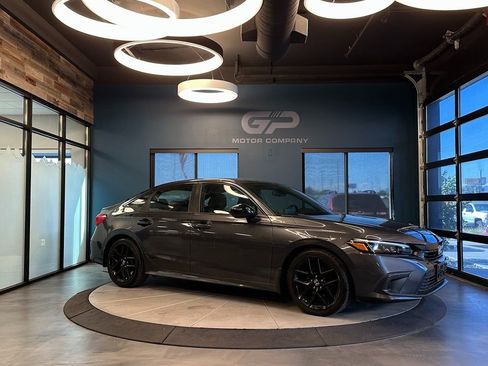 Used 2022 Honda Civic Sport image 1