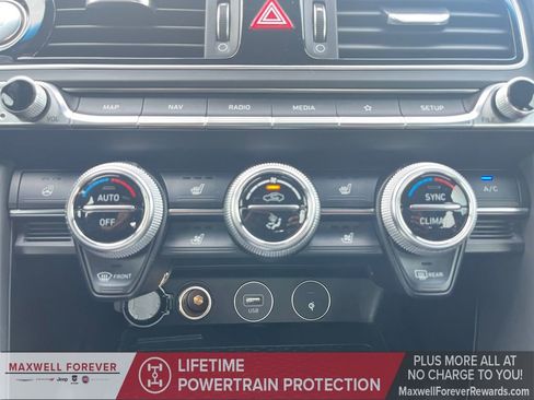 Used 2022 Genesis G70 3.3T image 4