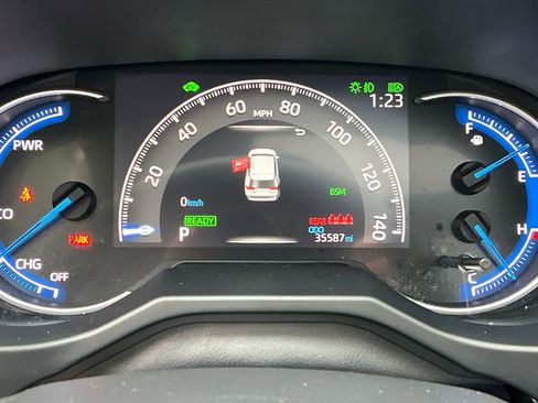 Used 2022 Toyota RAV4 Limited image 14