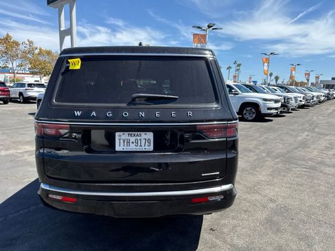 Used 2024 Jeep Wagoneer L Series II RWD image 16