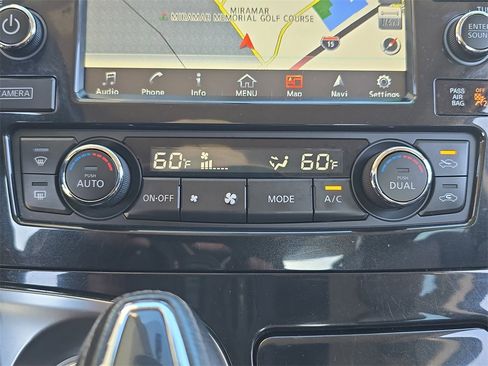 Used 2017 Nissan Maxima 3.5 SV w/ Interior Lighting Package image 26