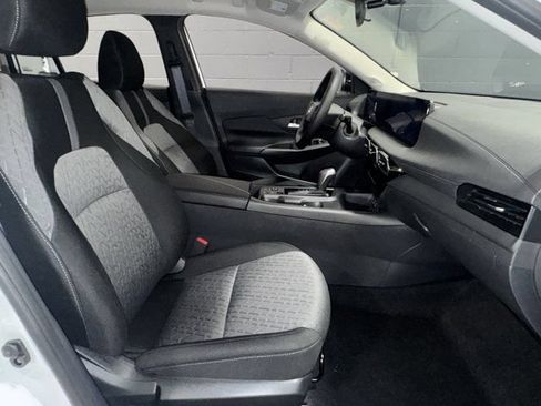 Used 2026 Nissan Sentra SV w/ Floor Mat Package FWD image 8