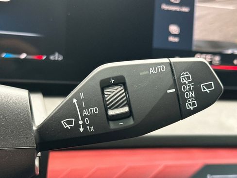 Used 2025 BMW X3 xDrive30i w/ Premium Package image 33