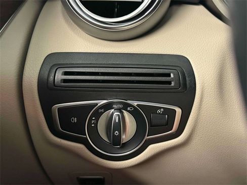 Certified 2022 Mercedes-Benz GLC 300 4MATIC image 20