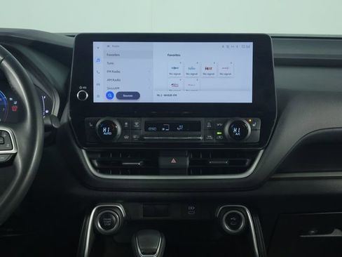 Used 2024 Toyota Grand Highlander XLE image 24