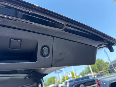 Used 2016 Cadillac Escalade ESV Platinum AWD/4WD image 17