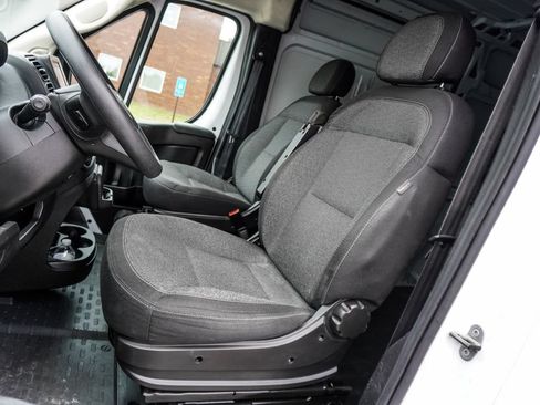 Used 2023 RAM ProMaster 2500 FWD image 6
