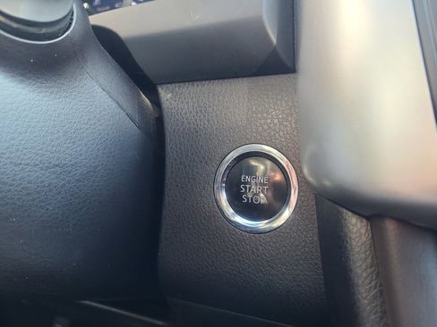 Used 2018 Toyota Highlander XLE image 29