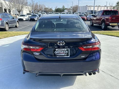 Certified 2021 Toyota Camry SE image 9