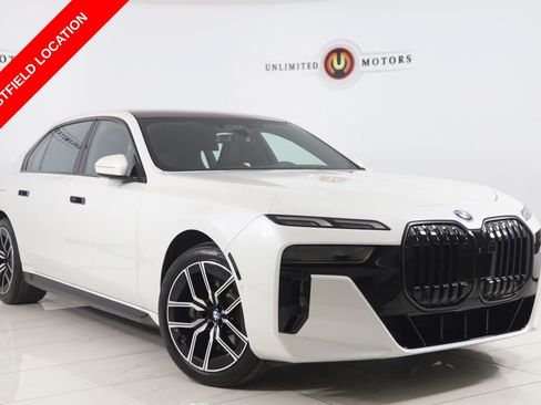 Used 2025 BMW 760i xDrive AWD/4WD image 1