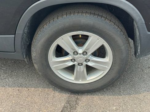 Used 2019 Chevrolet Trax LS FWD image 11