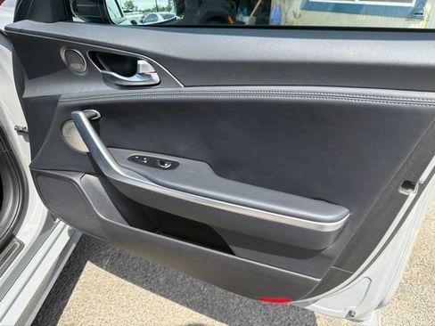 Used 2020 Kia Stinger GT2 image 8