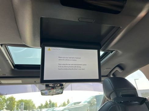 Used 2022 Toyota Sienna Platinum AWD/4WD image 33