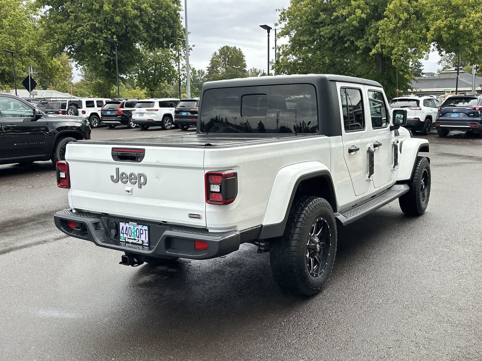 Certified 2020 Jeep Gladiator Overland AWD/4WD image 5