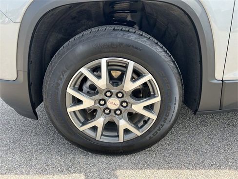 Used 2023 GMC Acadia SLE w/ Driver Convenience Package image 31