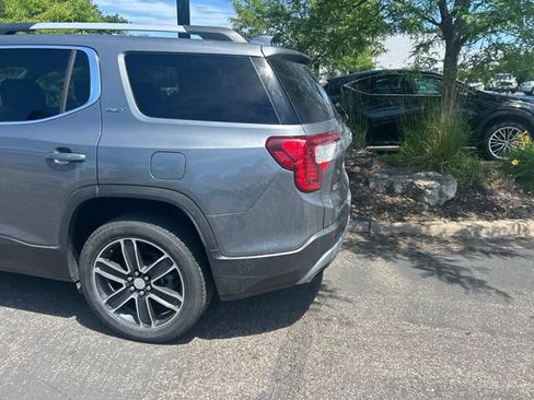 Used 2021 GMC Acadia SLT w/ Technology Package AWD/4WD image 14