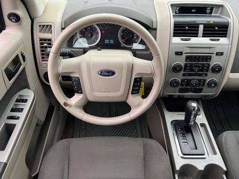 Used 2009 Ford Escape 4WD Hybrid image 11