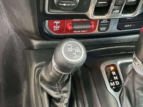 Used 2024 Jeep Wrangler Unlimited Rubicon 4xe AWD/4WD image 30